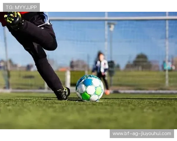 景岗山的足球场地选择与踢球体验分析探讨